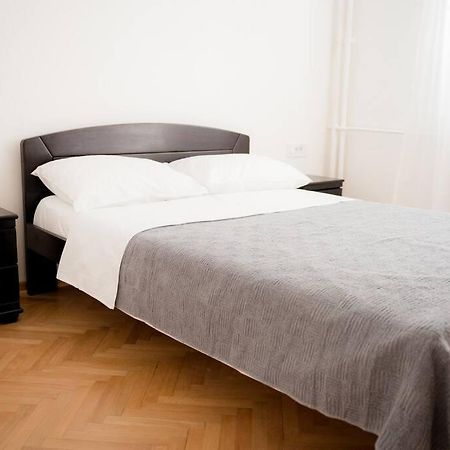 Downtown, Spacious, 2 Bedroom Apartment Beograd Eksteriør bilde
